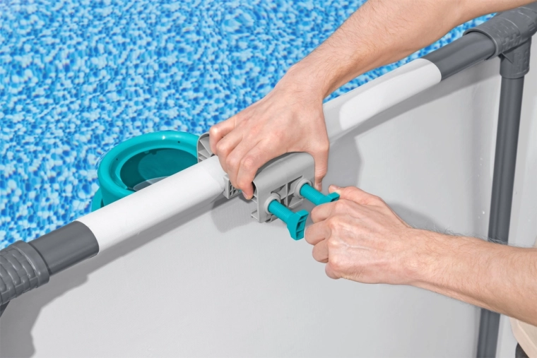 Skimmer pro průběžné čištění hladiny