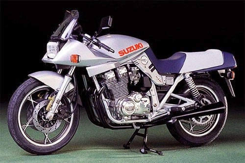 Plastikový model Suzuki GSX1100S Katana