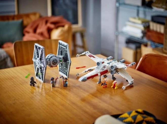 LEGO Star Wars TIE Fighter a X-Wing Hybrid