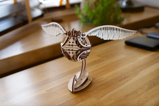 Ugears 3D dřevěné mechanické puzzle Zlatonka, Harry Potter