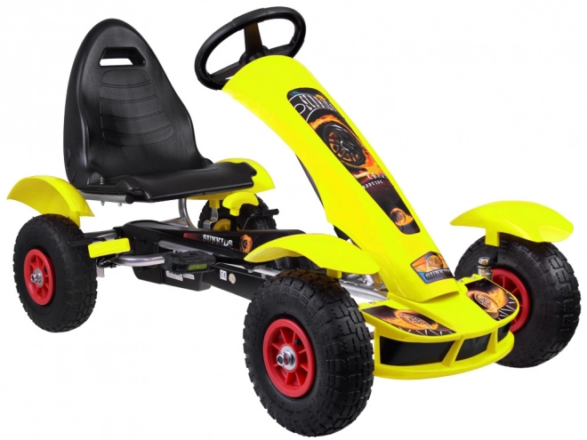 Sportovní zelený šlapací motokára s nafukovacími koly