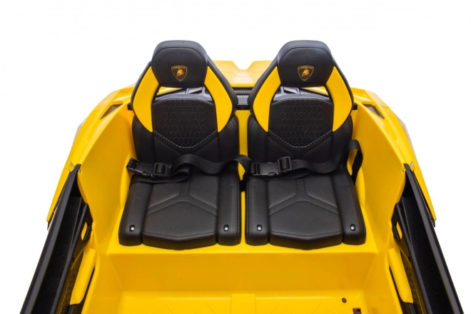 Žluté auto Lamborghini Revuelto XL