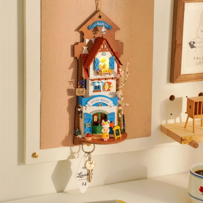 RoboTime nástěnná miniatura domečku Ostrovní vila