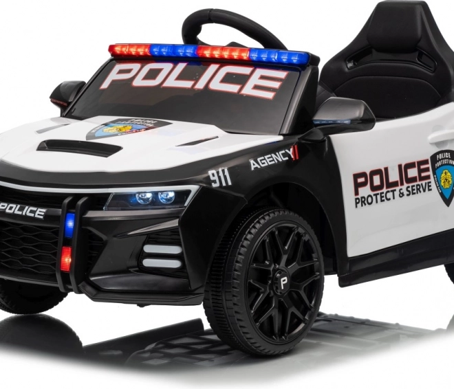 Černé policejní auto 911 Agentura