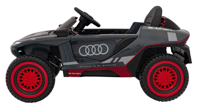 Audi RSQ E-TRON vozidlo Šedá