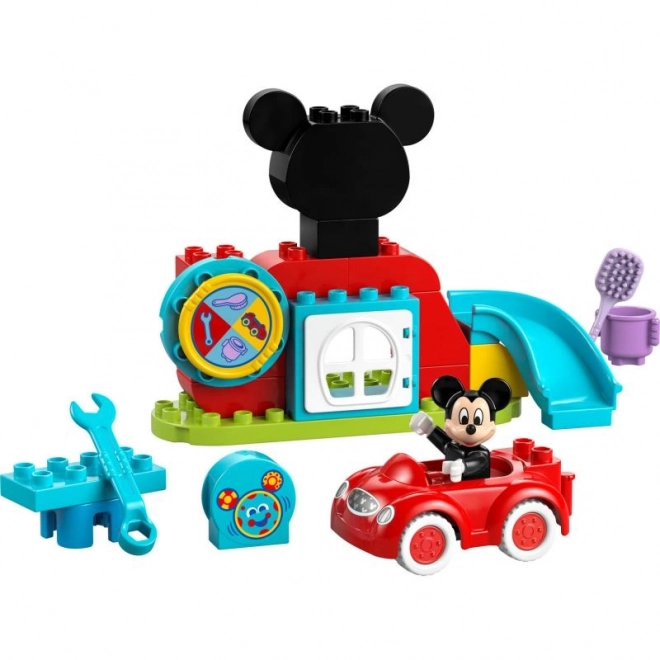Klub přátel myšky Mickey s autem