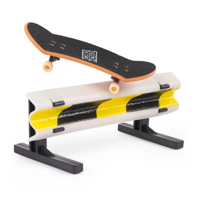 Dvoubalení fingerboardů s překážkou