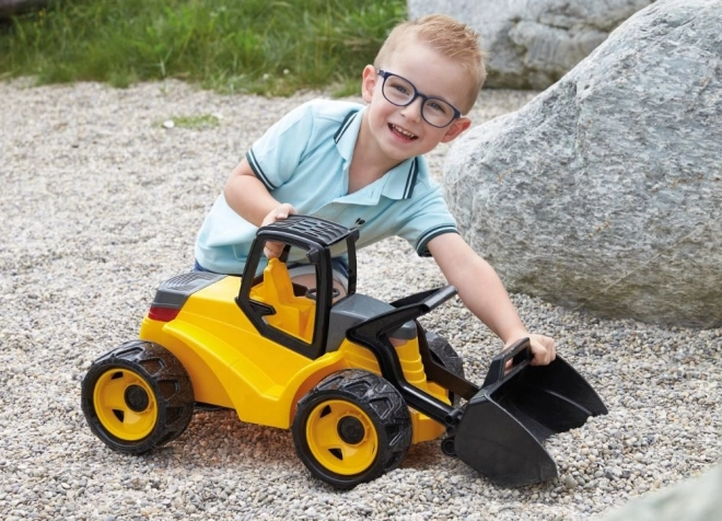 Velký žlutočerný nakladač Giga Trucks