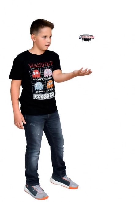Svítící levitující ufo