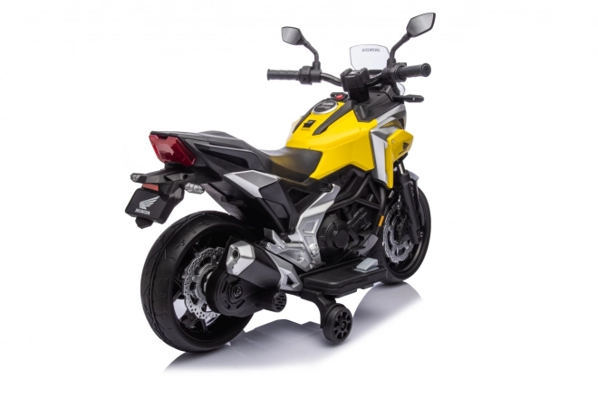 Motocykl Honda NC750X žlutý