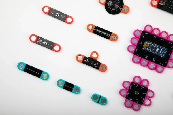Magnetická stavebnice Boffin pro elektronické projekty