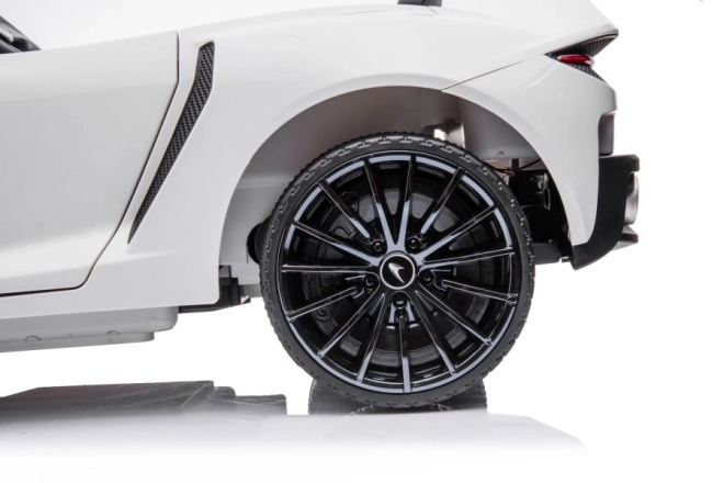 Dětské autíčko na baterii McLaren GT 12V bílé