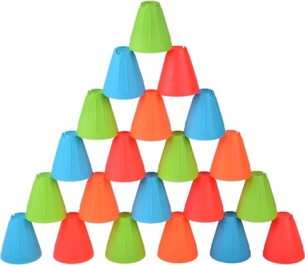 Stohovatelný tvar a stabilní konstrukce