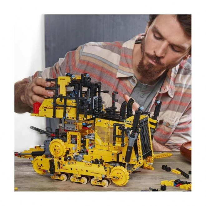 LEGO Technic 42131 Buldozer Cat® D11 ovládaný aplikací