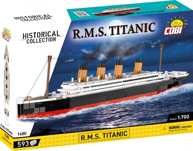 Model historického parníku Titanic 1:700