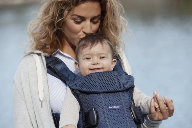 BABYBJORN ONE AIR - dětské nosítko, tmavě modré + bryndák pro ergonomické nosítko One – Modrá