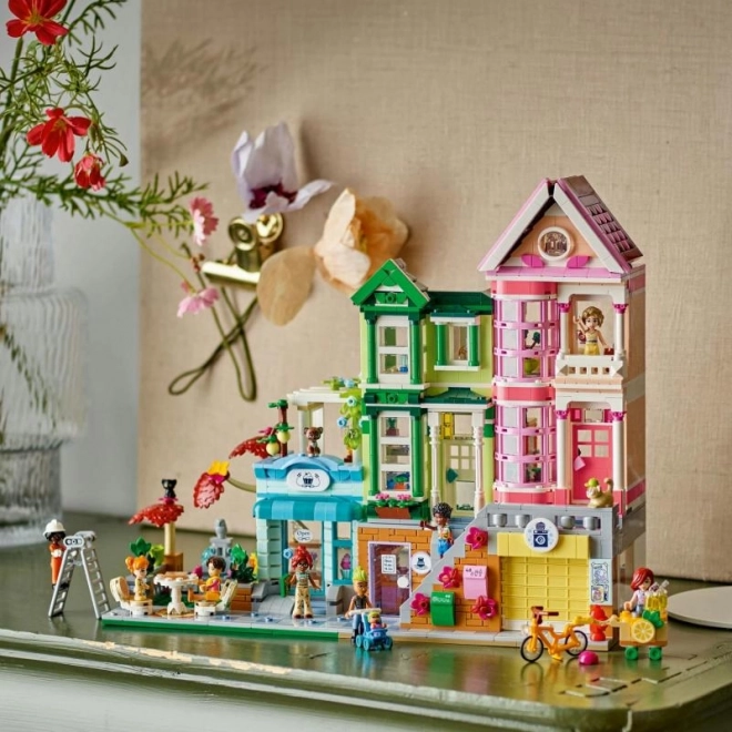Apartmány a obchody LEGO Friends v městečku Heartlake