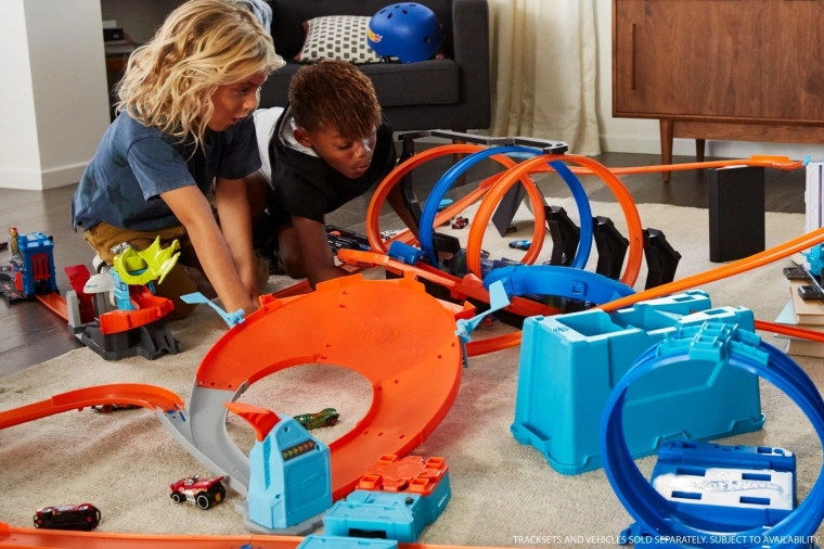 Modulární trať pro kreativní stavění