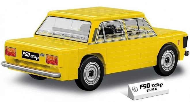 Klasické auto FSO 125p z kostiček