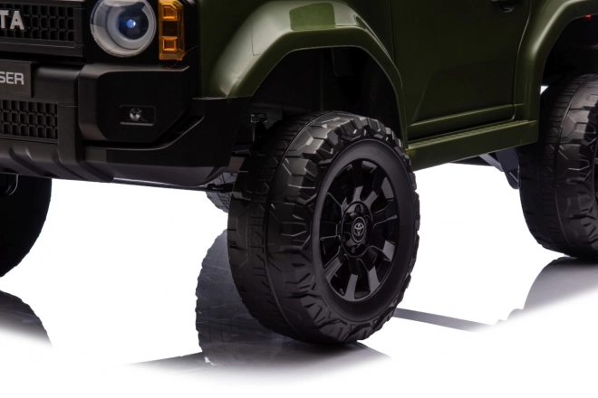 Elektrický vůz Toyota Land Cruiser Prado zelený