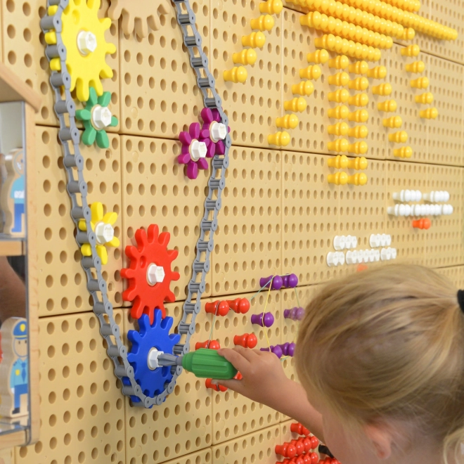 Masterkidz STEM Tabule s ozubenými koly a řetězem 39 dílů