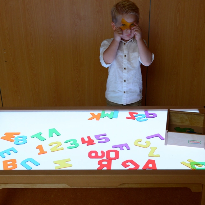 Průhledné číslice a písmena Montessori