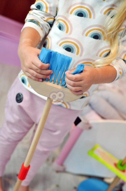 Dřevěná sada na úklid pro děti Tooky Toy