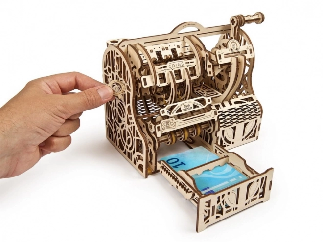Dřevěný mechanický model pokladny Ugears
