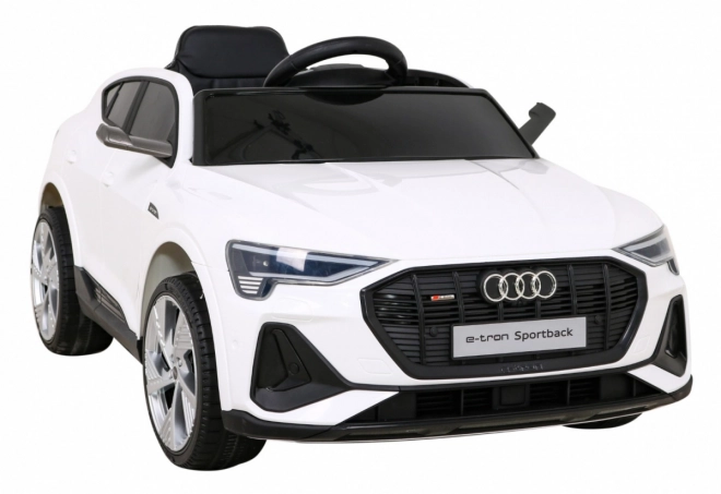 Audi E-Tron Sportback pentru copii + Pilot + tracțiune 4x4 + pornire lentă + radio MP3 + LED – Bílá