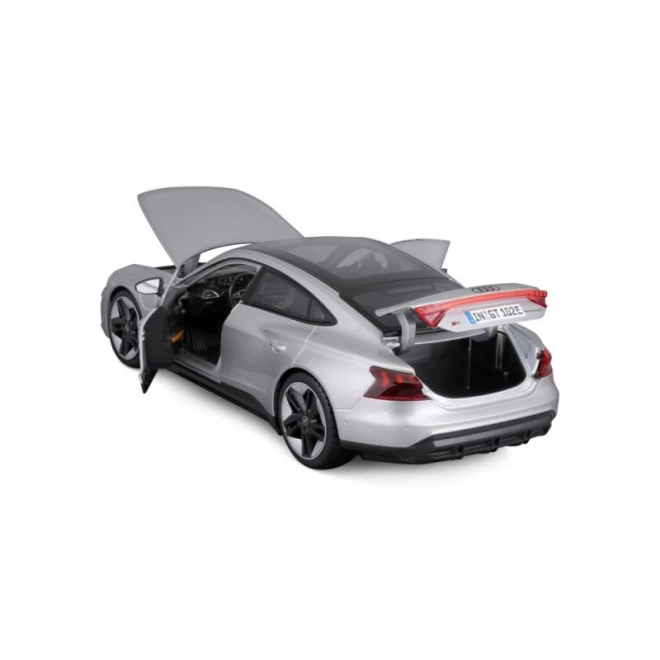 Audi RS E-tron GT stříbrná replika 1:18