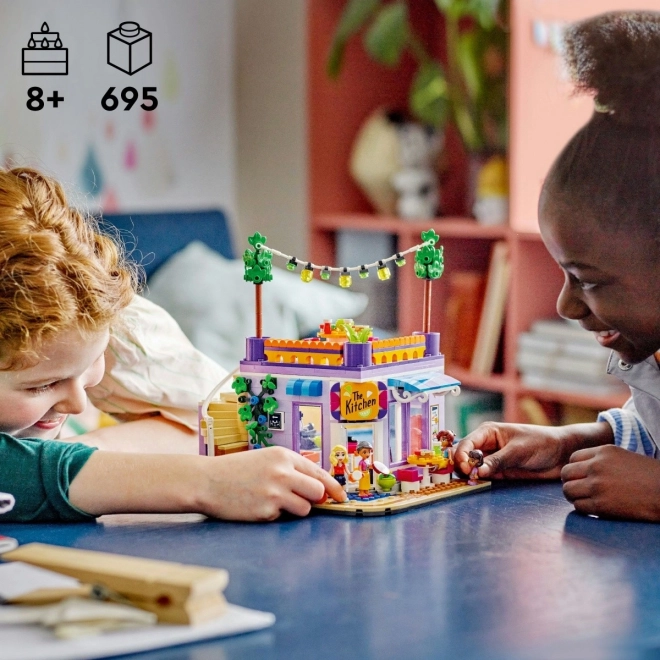 Jídelna v Heartlake LEGO Přátelé
