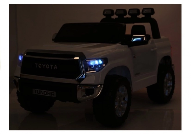 Toyota Tundra dětské akumulátorové auto bílé