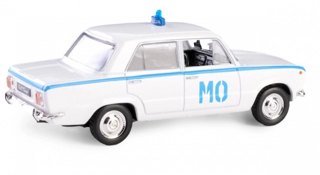 Vozidlo PRL Fiat 125P MO