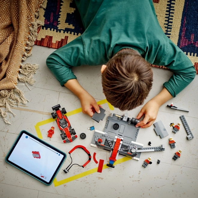 LEGO City 60443 Zastávka v boxech F1 s mechaniky a vozem Ferrari