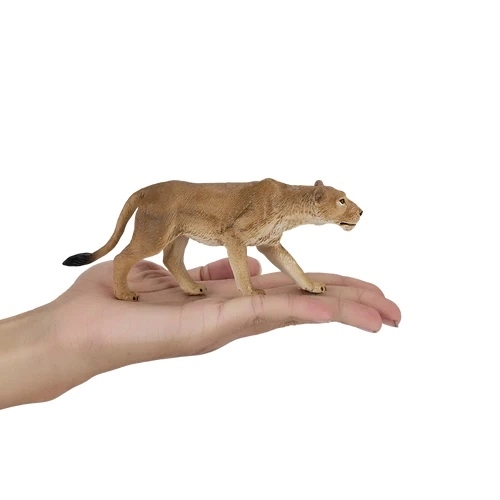 Realistická lvice figurka pro děti