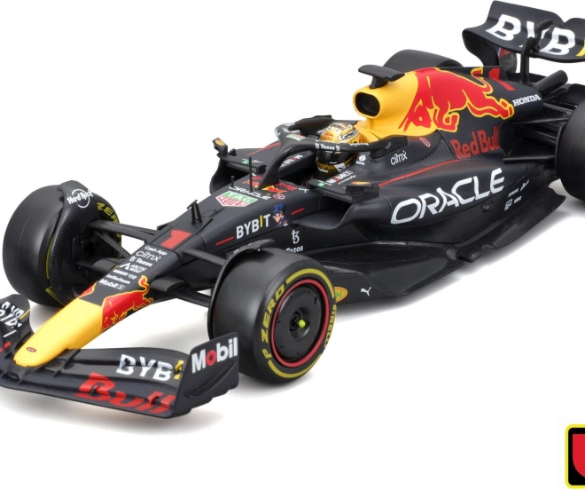 Kovový model Red Bull Racing RB18 2022 se řidičem