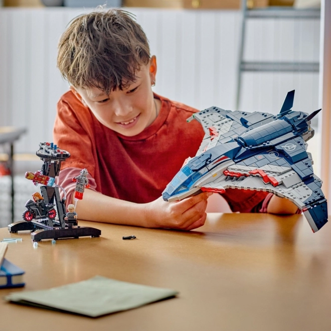 Avengers: Věk Ultrona Quinjet LEGO Marvel