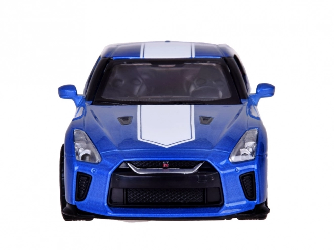 Auto Nissan GT-R s otevíracími dveřmi
