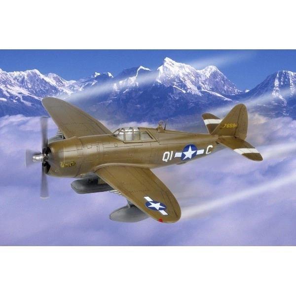 Stíhačka Thunderbolt P-47D Razorback