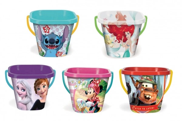 Lehký a odolný plast pro každodenní hraní