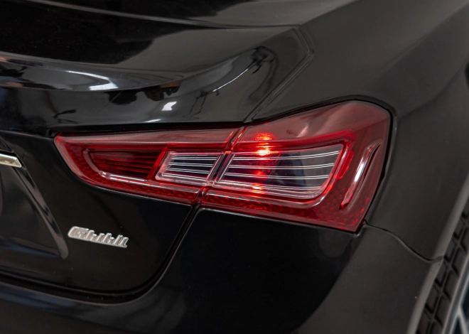 Maserati Ghibli Black