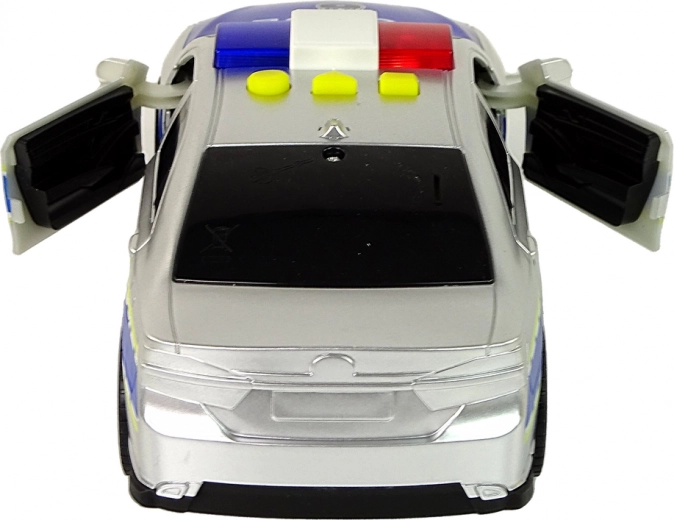 Otevírací dveře a detailní zpracování