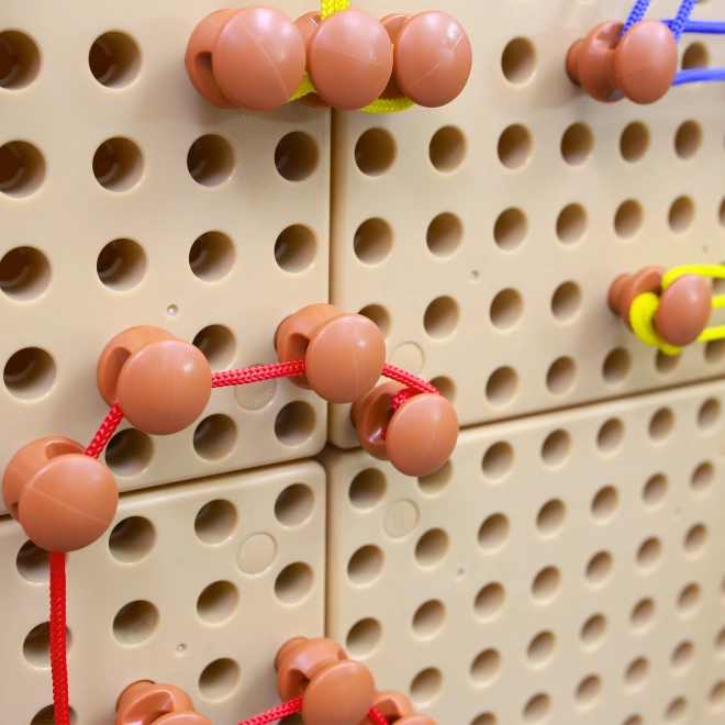 Masterkidz sada kolíčků a šňůrek na STEM vědecko-kreativní tabuli