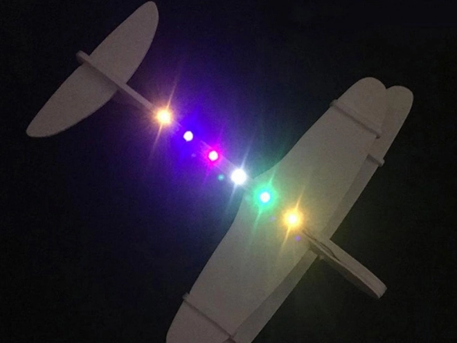 Polystyrenové letadlo s USB LED osvětlením