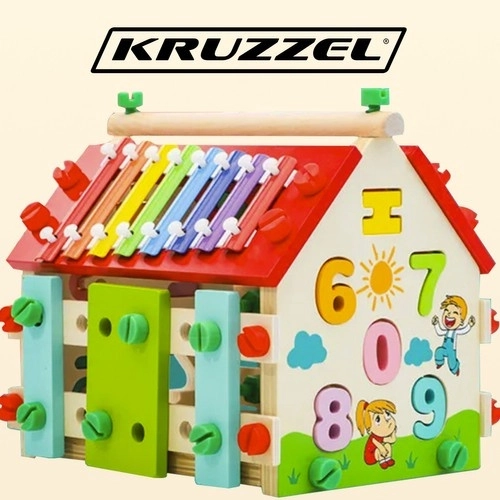 Dřevěný edukativní domeček pro děti DIY