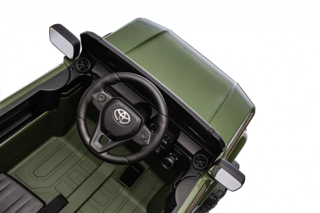 Elektrický vůz Toyota Land Cruiser Prado zelený