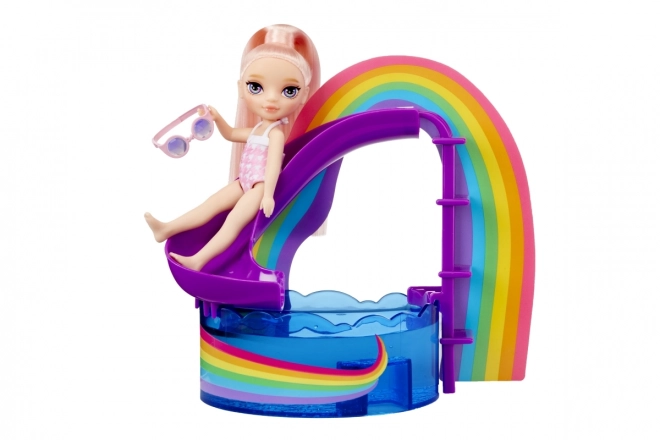 Rainbow High sada s bazénem a sestrou