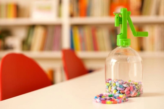 Recyklovací přístroj na výrobu papírových korálků