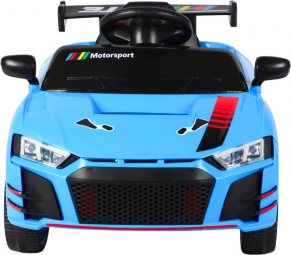 Sportovní vzhled s realistickými detaily