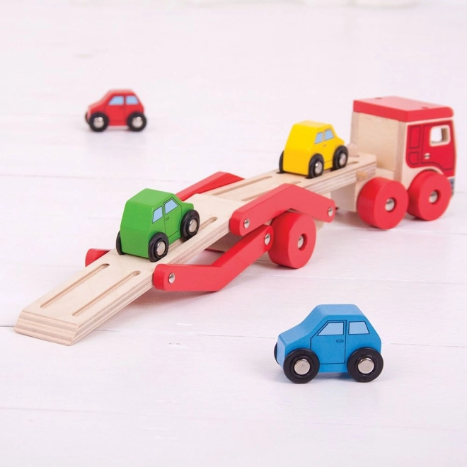 Dřevěný kamion s auty od Bigjigs Toys